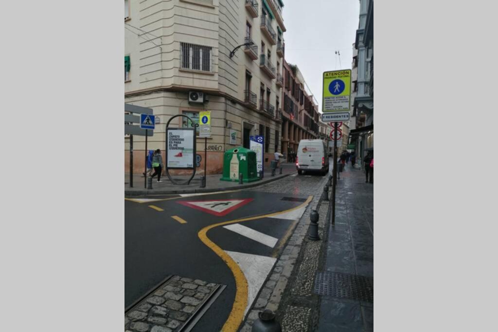 Piso En El Centro De Granada Con Garaje Incluido Gratis Apartment ภายนอก รูปภาพ
